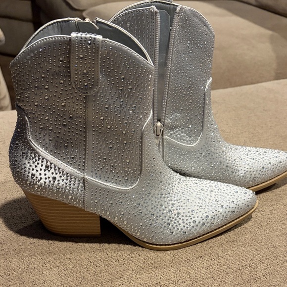 Shoes - Sparkling Silver Ankle Booties